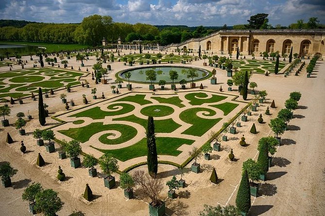 Château of Versailles and Marie Antoinette's Petit Trianon Private Tour - The gardens and fountains after the palace