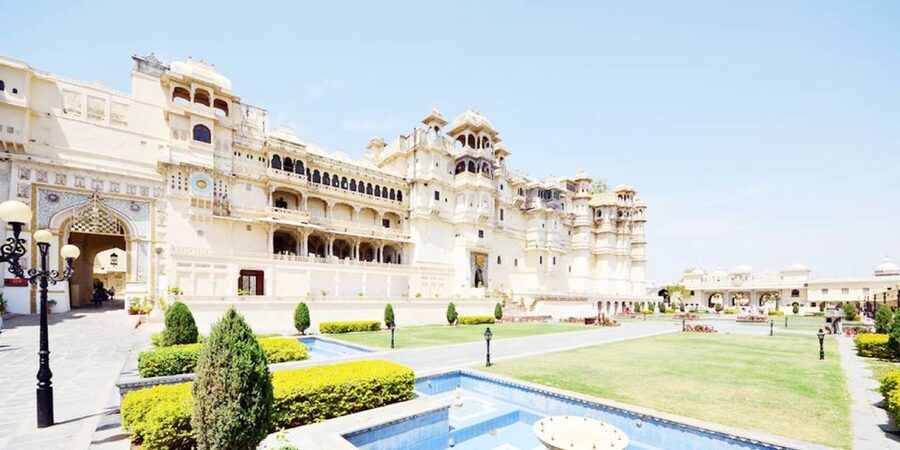 City Palace Udaipur Express visits with english speaks guide - Practical timing and meeting advice