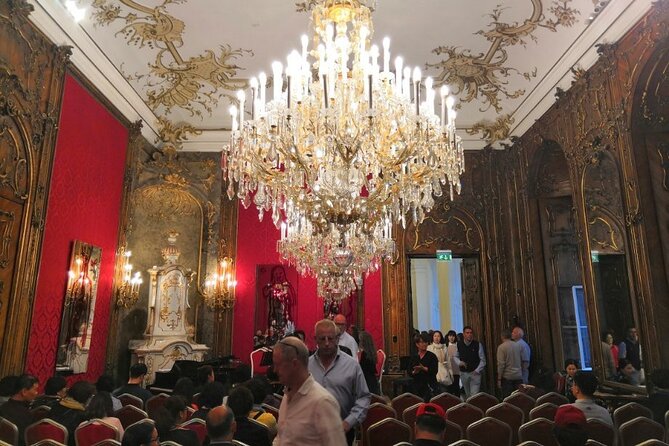 Concert at the Palais Schönborn-Batthyány by the Vienna Baroque Orchestra - Seating, coats, and the small details