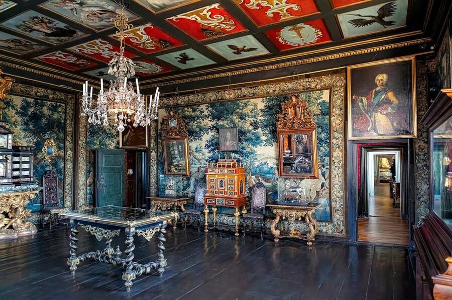 Copenhagen: Rosenborg Castle Entry Ticket - Walking through Christian IV’s preserved rooms