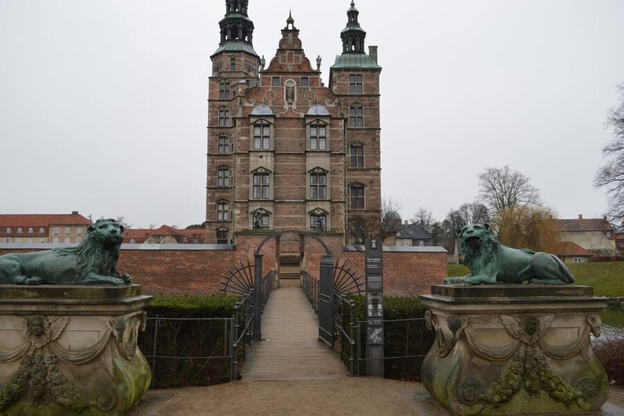 Copenhagen: Rosenborg Castle Tour with Skip-the-Line Ticket - Who should book this royal tour?