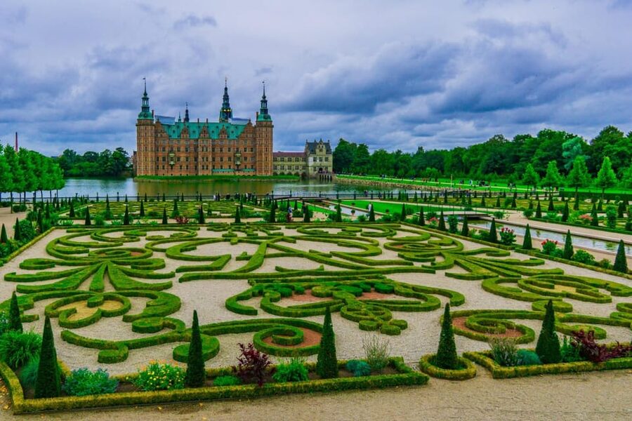 Copenhagen: Rosenborg Castle Tour with Skip-the-Line Ticket - Meeting point, pickup, and getting around
