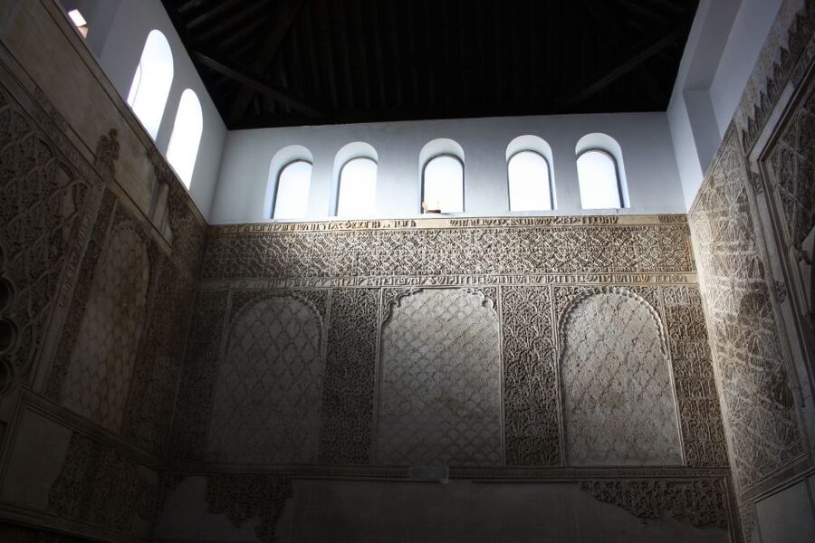 Córdoba: Alcázar and Jewish Quarter 2-Hour Guided Tour - Key points to know before booking