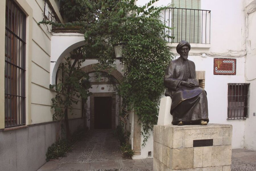 Córdoba: Alcázar and Jewish Quarter 2-Hour Guided Tour - How much value does $27 provide?