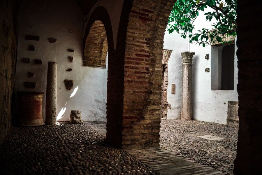 Cordoba: Alcázar de los Reyes Cristianos 1-Hour Guided Tour - Practical details that affect your visit
