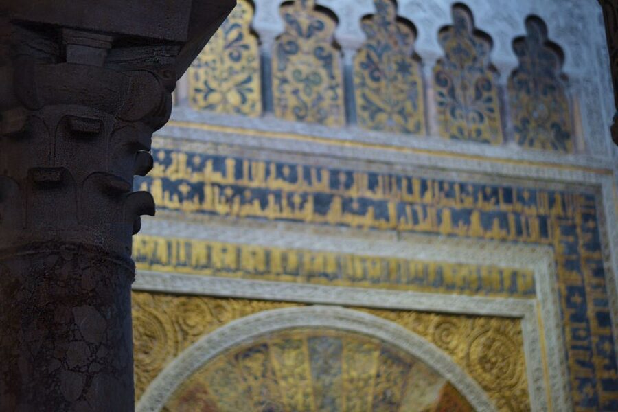 Córdoba: Mosque-Cathedral and Alcazar Tour - Why Córdoba’s Mosque-Cathedral deserves the first hour