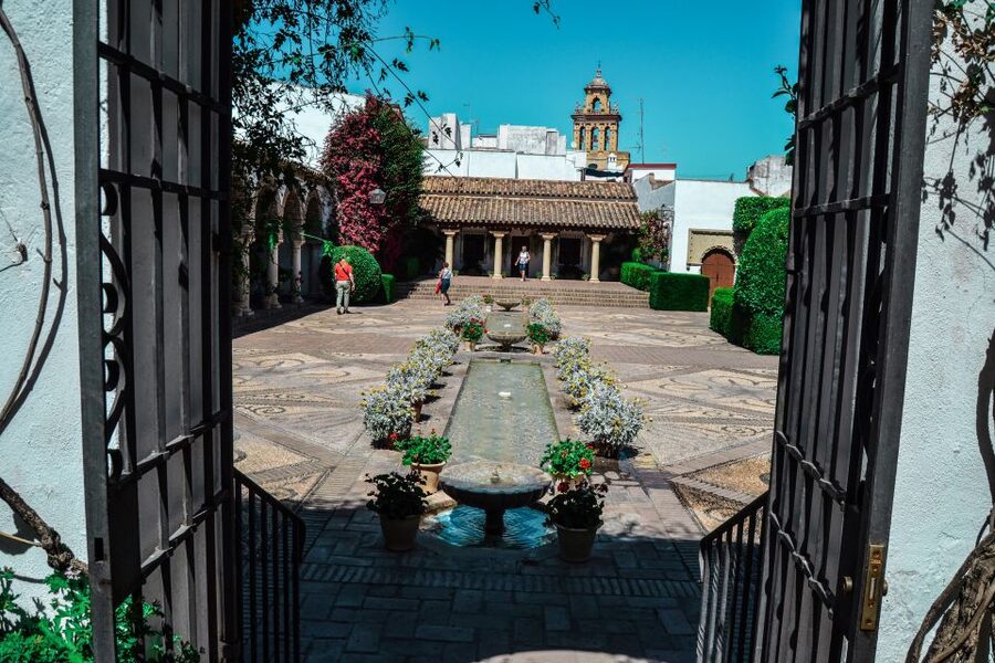 Cordoba: Patios and Viana Palace Tour - Final call: book or skip?