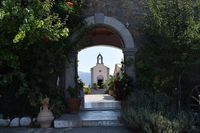 Crete in a Day: Knossos, Soap Workshops, Olive Oil & Wine Tasting - Private transport and pickup details