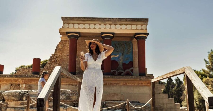 Crete: Knossos Palace and Museum E-Tickets with Audio Guides - Moving from Knossos to Heraklion