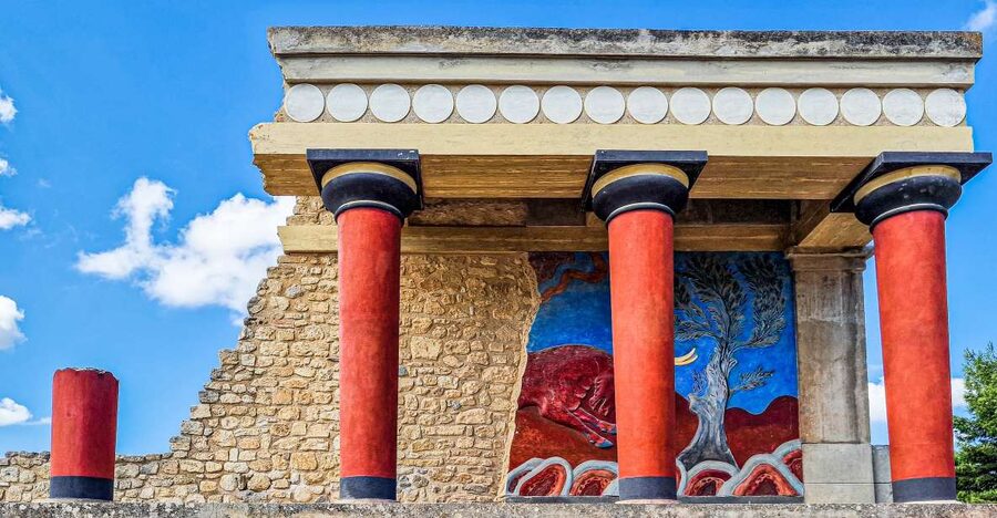 Crete: Knossos Palace and Museum Skip the line Guided tour - The Archaeological Museum and the objects from Knossos