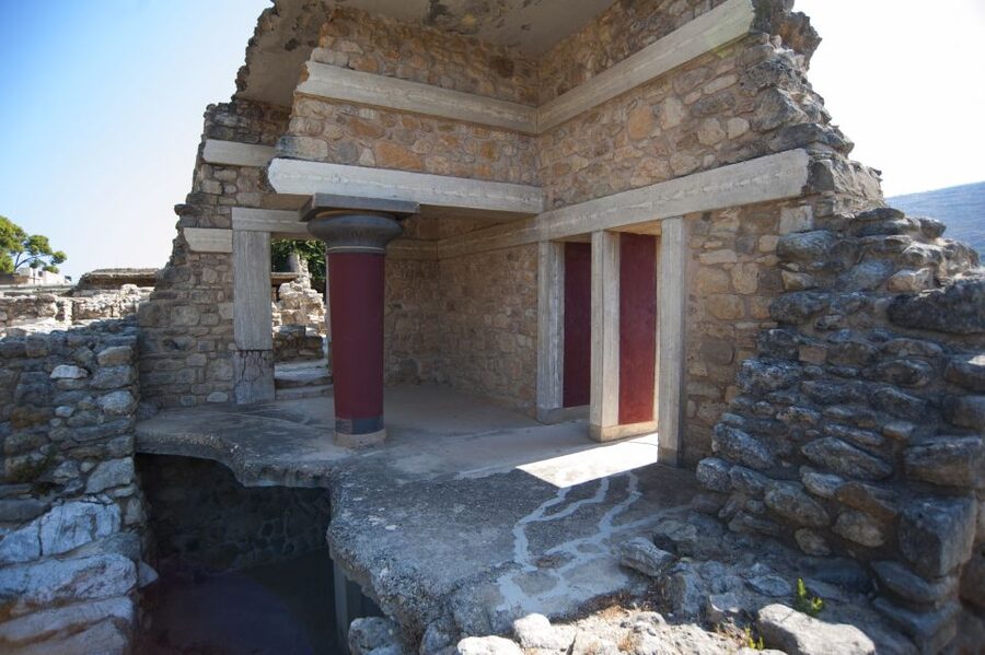 Crete: Knossos Palace and Museum Skip the line Guided tour - What the $84 price includes