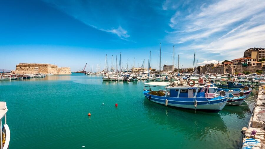 Crete: Knossos Palace, Archaeological Museum & Heraklion - Guides, Languages, and the Human Side
