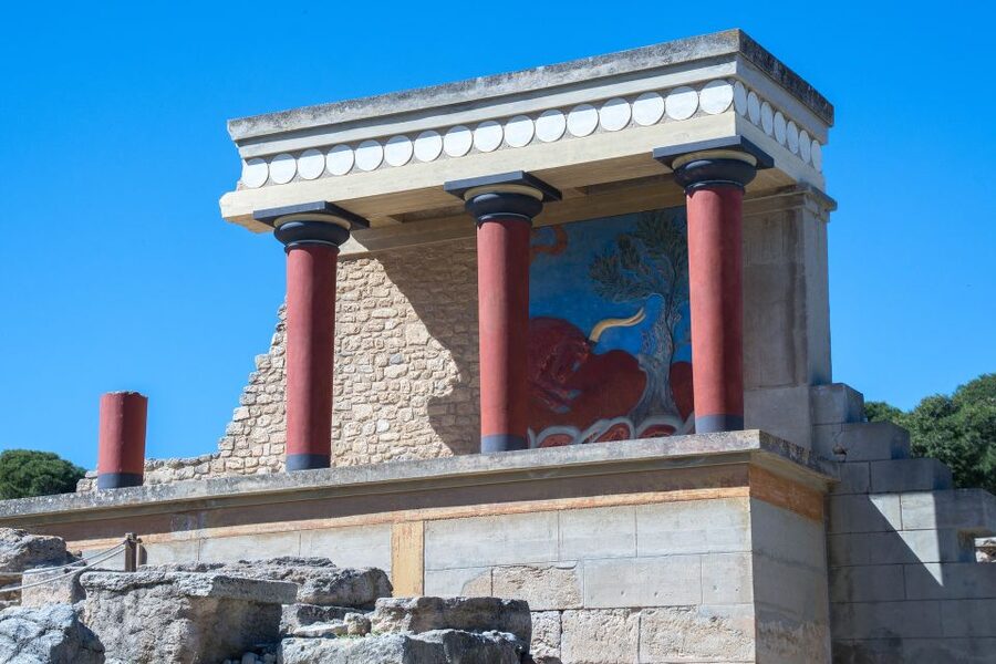 Crete: Knossos Palace & Heraklion Guided Tour - A compact walk through Heraklions old center