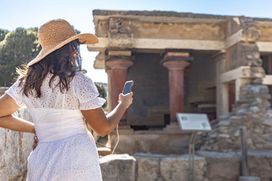Crete: Palace of Knossos E-Ticket and Audio Guide - The South Entrance Corridor and Mount Juktas