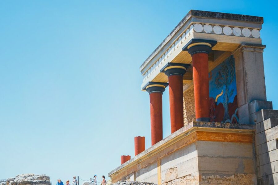Crete: Palace of Knossos E-Ticket and Audio Guide - Arriving early beats fighting the crowds