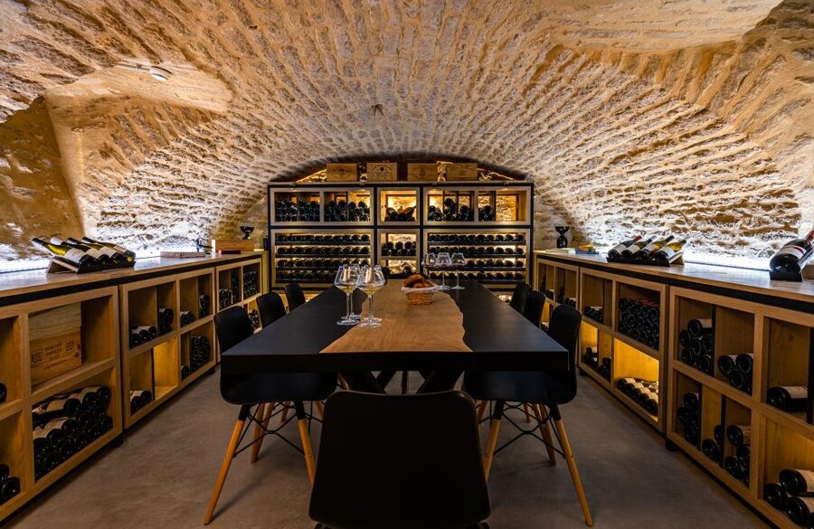 Dijon: La Cave du Palais Burgundy Wine Tasting Experience - Six wines that explain Burgundy better than a map