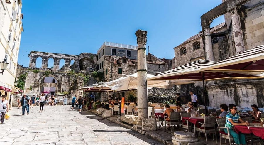 Diocletian's Palace and Old Town SMALL GROUP Walking Tour - Key points at a glance