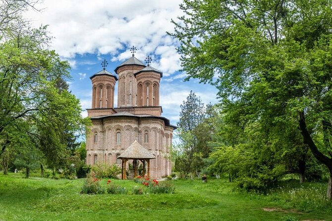Discover Dracula's Tomb and Mogosoaia Palace - Private Tour from Bucharest - Mogosoaia Palace and the Brancovenesc style