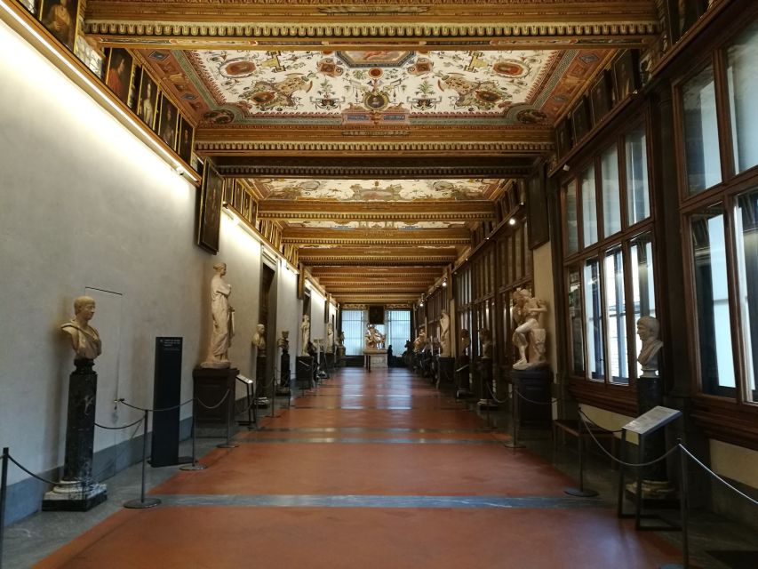 Discover Uffizi and Palazzo Vecchio: Half Day Guided Tour - Why the 8:40 AM start matters at the Uffizi