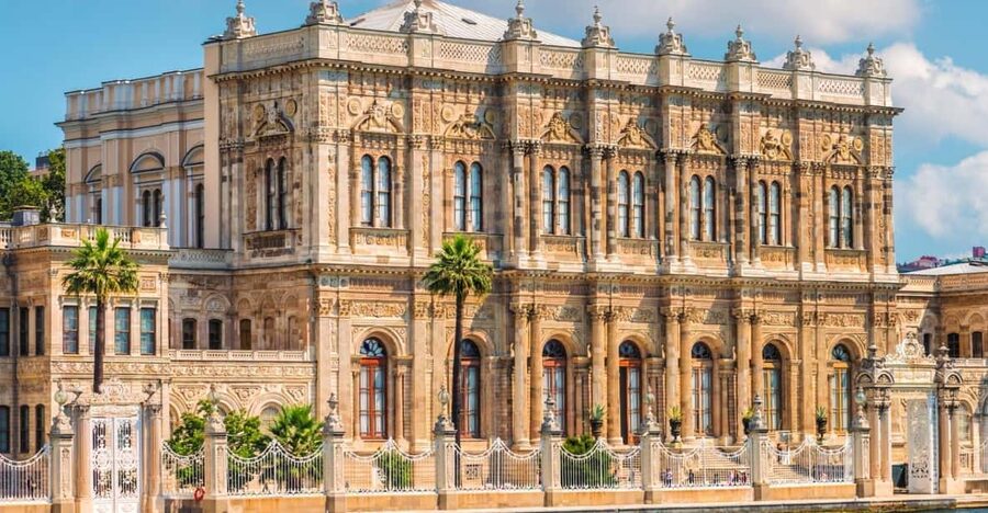 Dolmabahce Palace & Harem Skip-the-Line Entry & Audio Guide - Why Dolmabahce Palace feels different from Topkapi
