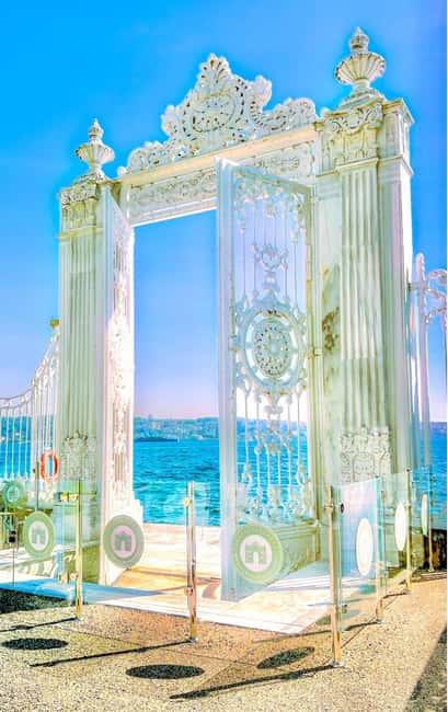 Dolmabahce Palace Ticket & Bosphorus Boat Tour Experience - Using the audio guide without rushing
