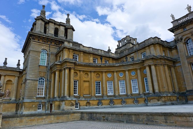 Downton Abbey Village, Blenheim Palace and Cotswolds Day Trip from London - The coach ride and the rhythm of the day