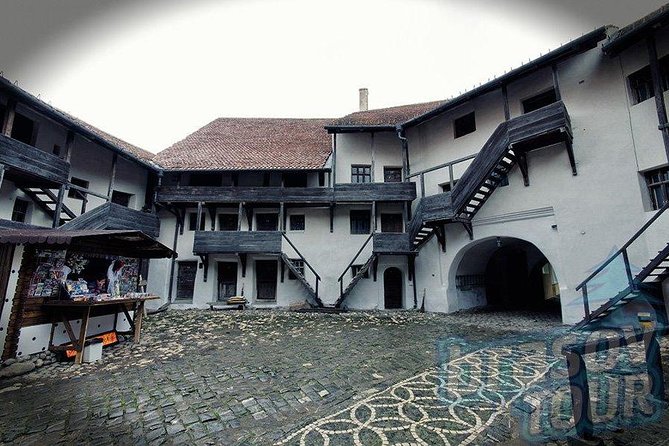 Dracula Castle, Peles Castle and Rasnov Fortress from Brasov - Three Transylvanian sights in one short day