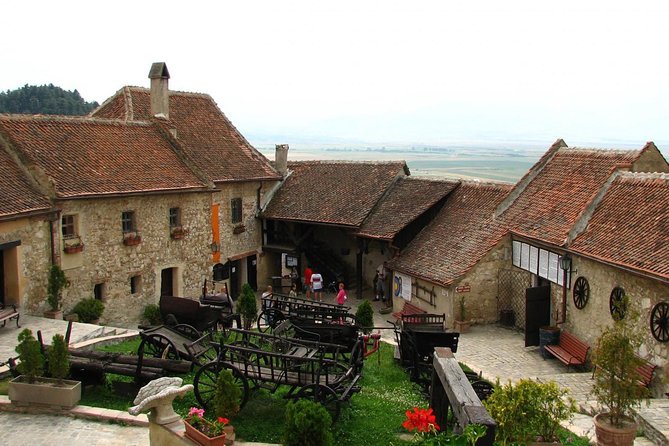 Dracula Castle, Peles Castle and Rasnov Fortress from Brasov - The people behind the day