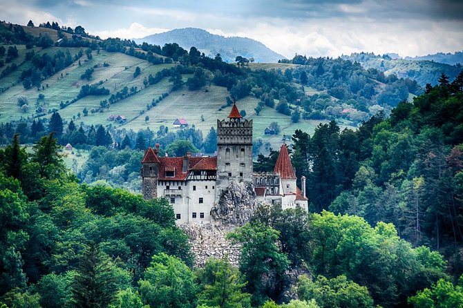 Dracula's Castle, Brasov and Peles Full-Day Tour from Bucharest - The 7:00 am start at University Square