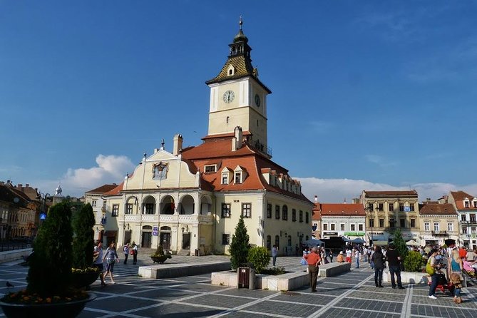 Dracula's Castle, Peles Castle and Brasov Day Trip from Bucharest - How the transport and guiding affect the day