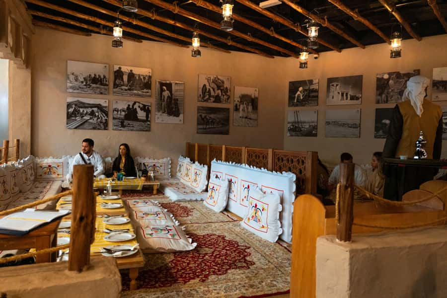 Dubai: Abu Dhabi Day-Trip Grand Mosque, Royal Palace & Lunch - How much value do you get for $99?