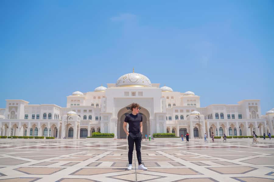 Dubai: Abu Dhabi Grand Mosque, Palace, and Heritage Village - The 90-minute visit to Sheikh Zayed Grand Mosque