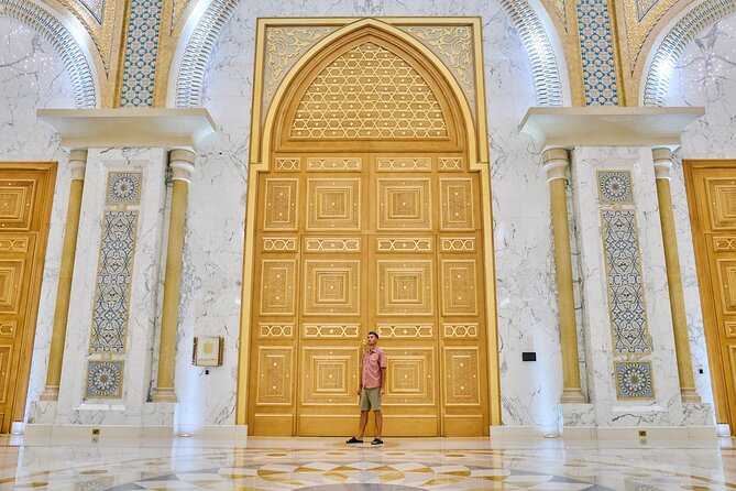 Dubai to Abu Dhabi Day Trip: Grand Mosque, Palace & Etihad Towers - Marina Mall: a sensible lunch break