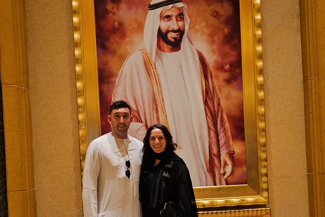 Dubai To Abu Dhabi: Grand Mosque, Royal Palace & Etihad Towers - Group size, guide service, and the pace of the day
