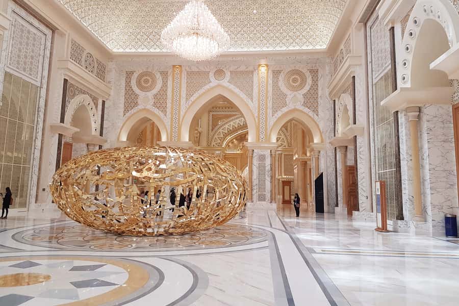Dubai to Abu Dhabi Private Tour: Grand Mosque & Royal Palace - Price, comfort, and who gets the best value