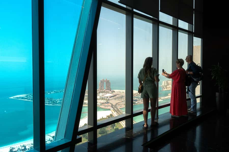 Dubai to Abu Dhabi Private Tour: Grand Mosque & Royal Palace - Lunch near the mosque is on your own
