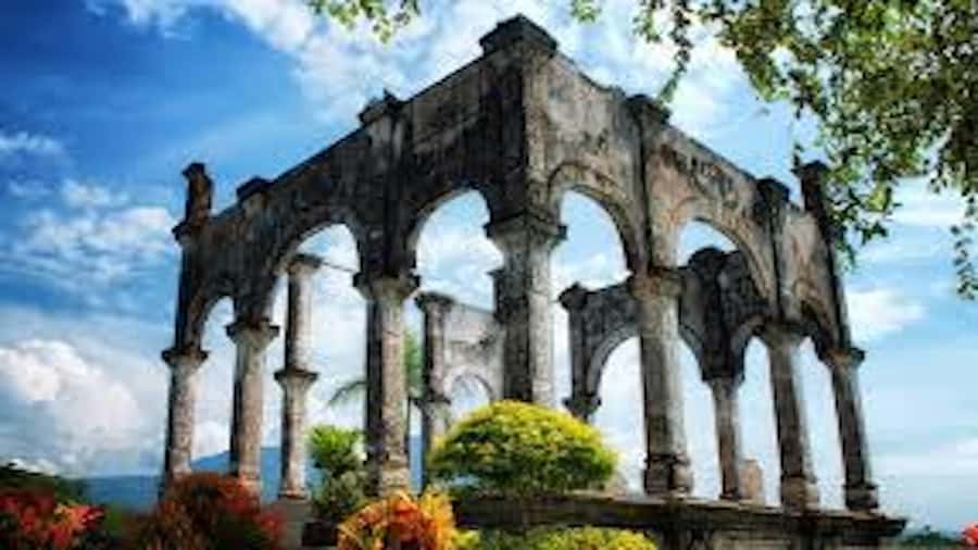 East Bali: Lempuyang Gates, Tenganan, & Water Palaces Tour - Goa Lawah, where bats live beneath a temple