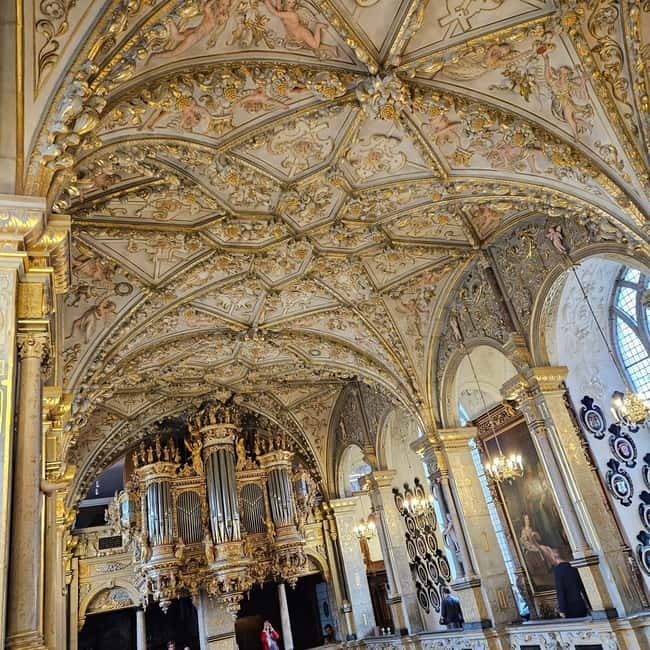 Easy Pace Tour of Kronborg Castle and Frederiksborg Palace - A guide-led day with the right amount of humor