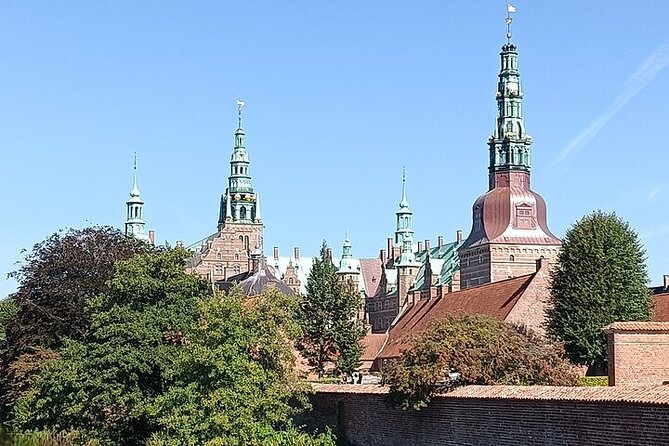 Easy Tour; Kronborg Castle and Frederiksborg Palace - Lunch and an hour in Hillerød