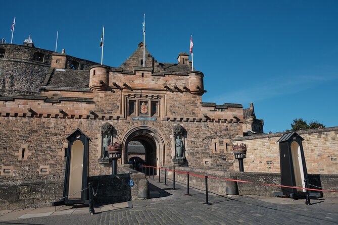 Edinburgh Castle Guided Walking Tour & Holyrood Palace Ticket - Key points to know before booking