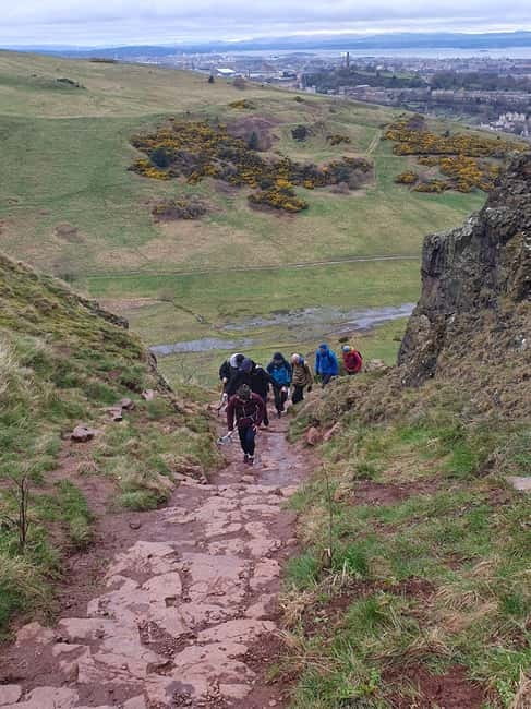 Edinburgh: Guided Hike to Arthur's Seat and Holyrood Park - Why this city hike is worth your time
