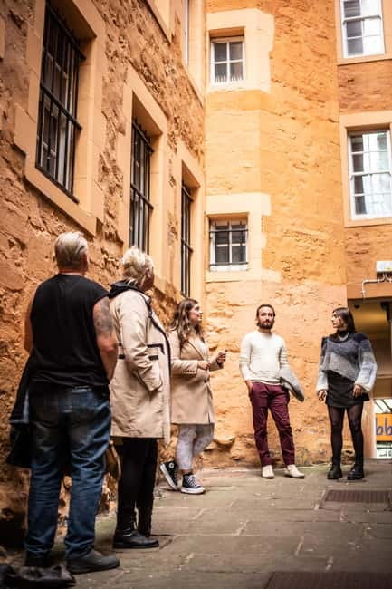 Edinburgh: Old Town Walking Tour with Holyrood Entry - Key points at a glance
