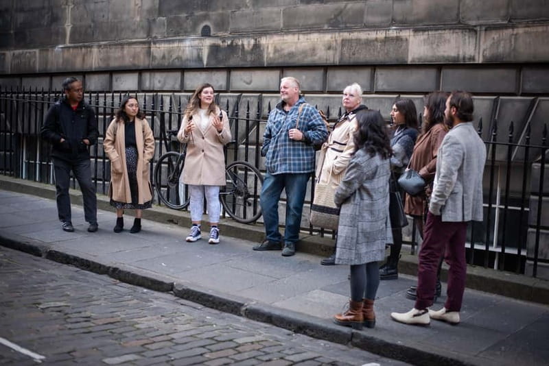 Edinburgh: Old Town Walking Tour with Holyrood Entry - The Harry Potter stops and Edinburgh’s literary side