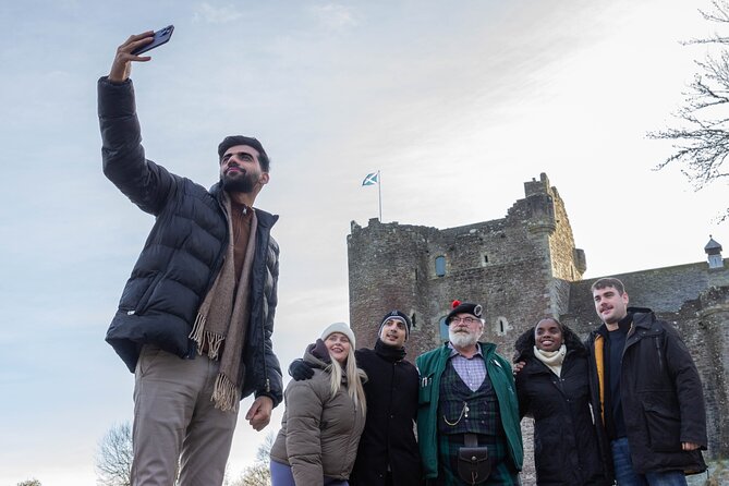 Edinburgh: Private Outlander, Palaces & Jacobite Experience - Midhope and Blackness: two very different film locations