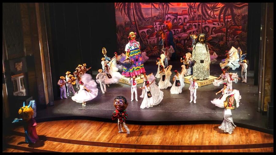 Enjoy the Folkloric Ballet at the Palacio de Bellas Artes - Hotel pickup and the practical timing