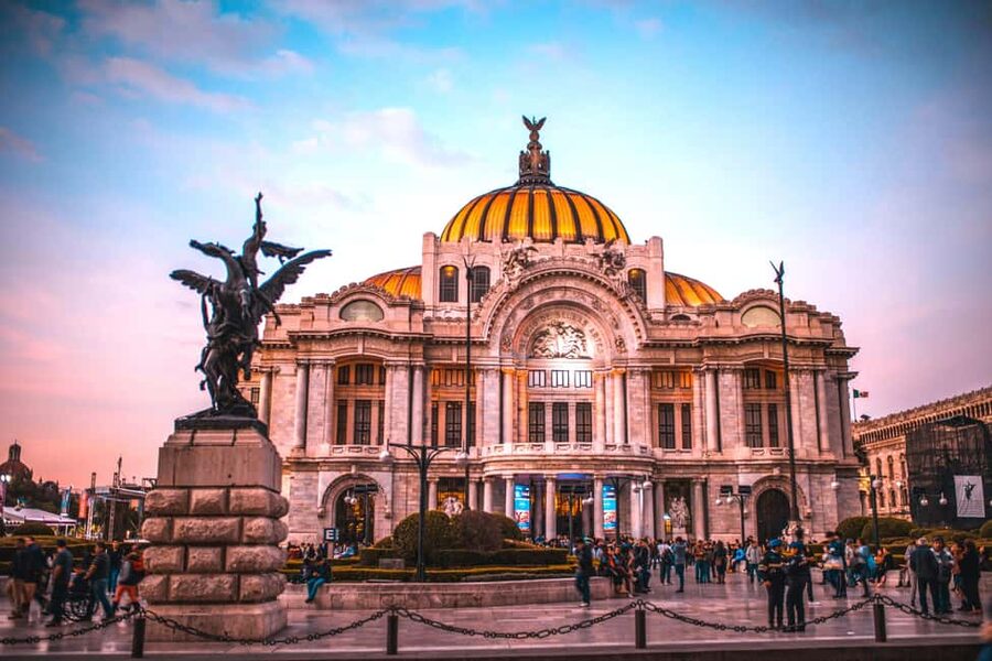 Enjoy the Folkloric Ballet at the Palacio de Bellas Artes - Is $227 a fair price?