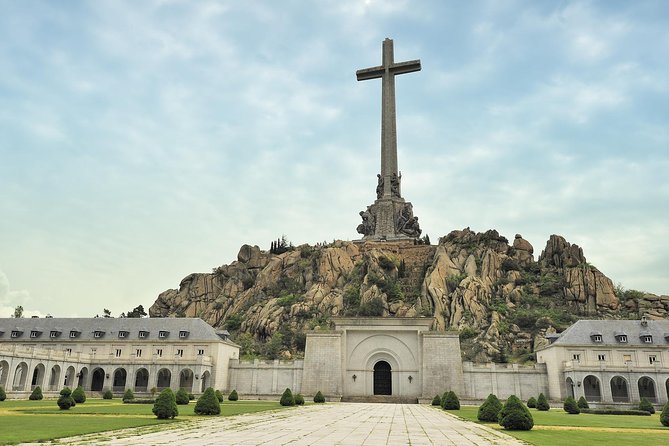 Escorial Monastery and Toledo Afternoon Tour - The return to Madrid and the lunch choice
