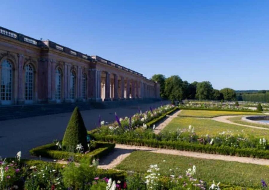 Excursion from Paris to Versailles Palace by Tootbus - What the audio app adds