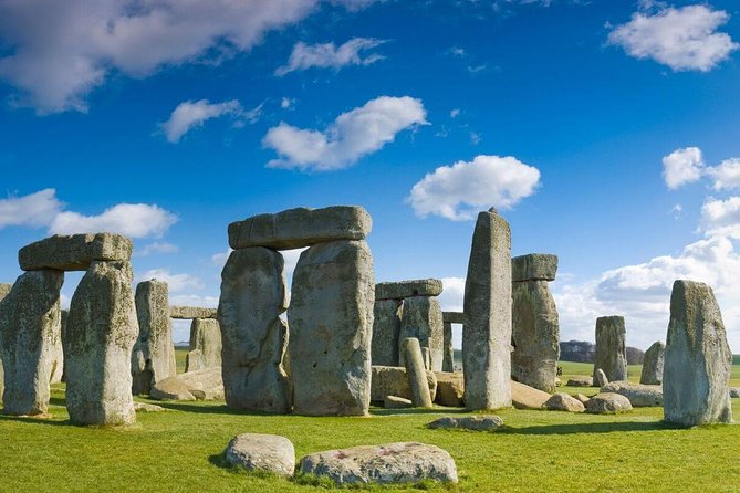 Extended visit: Windsor Castle & Stonehenge - Windsor Castle: royal rooms, chapel, and a tight clock
