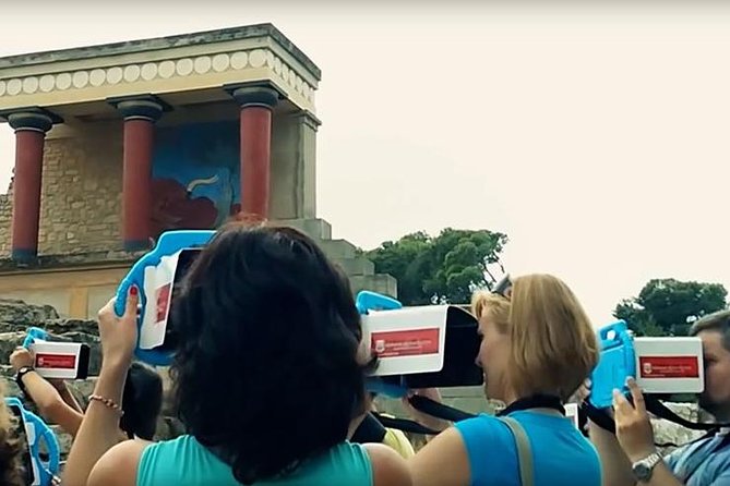 Family Mythology Adventure - Explore the Palace of Knossos - The Throne of King Minos and the route of Theseus